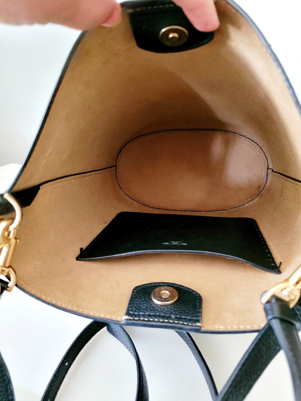 Tory Burch McGraw Black Pebbled Leather Bucket Crossbody/Shoulder Bag - Picture 13 of 16